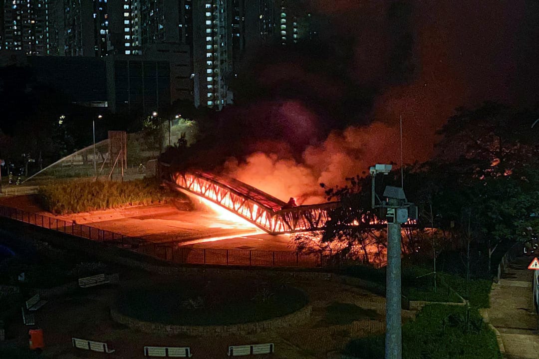 2022年6月21日，元朗朗屏中電電纜橋發生大火。