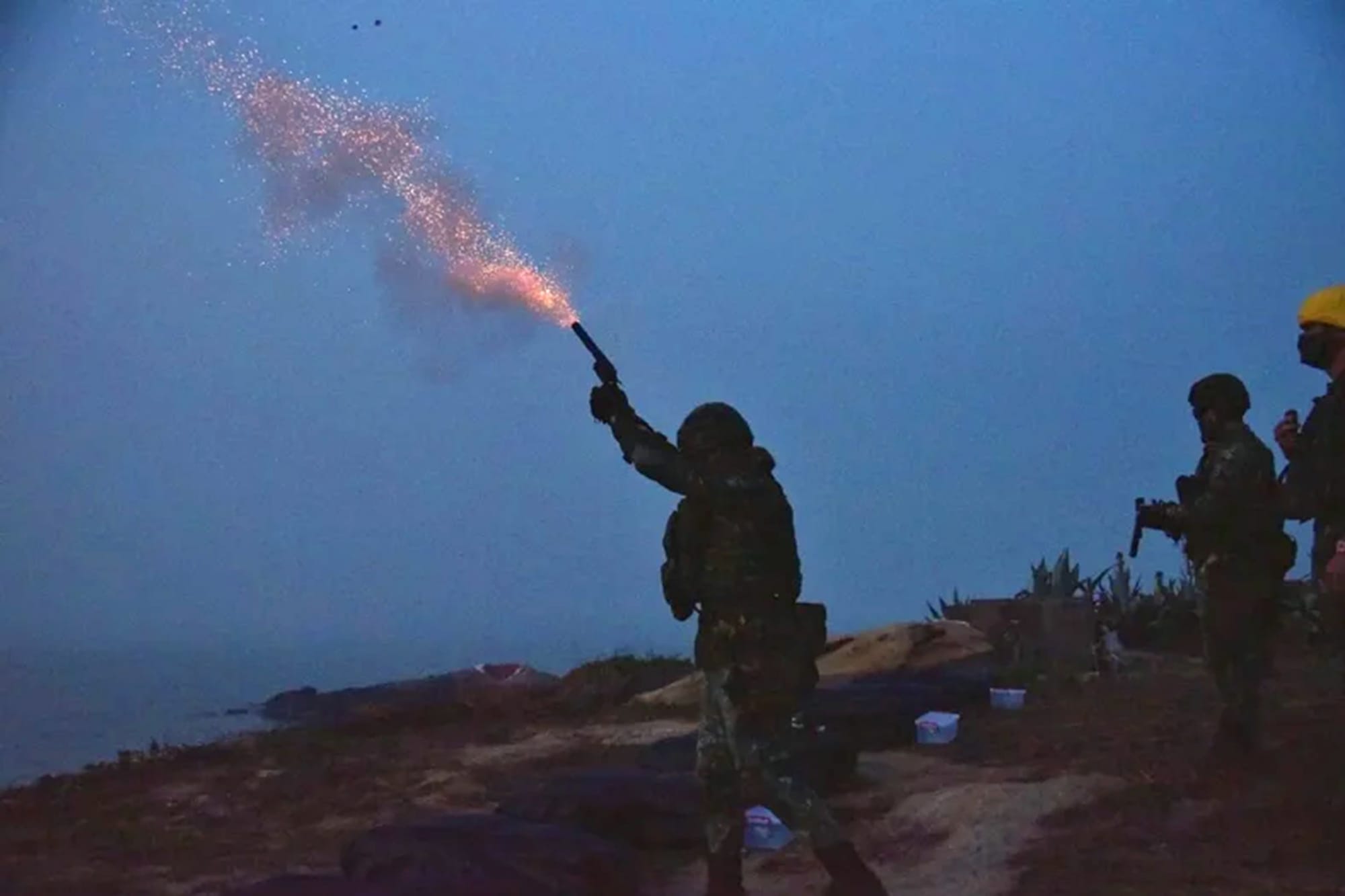 2022年8月3日，中國無人機飛到金門、北碇上空，台灣軍方發射信號彈示警驅離。