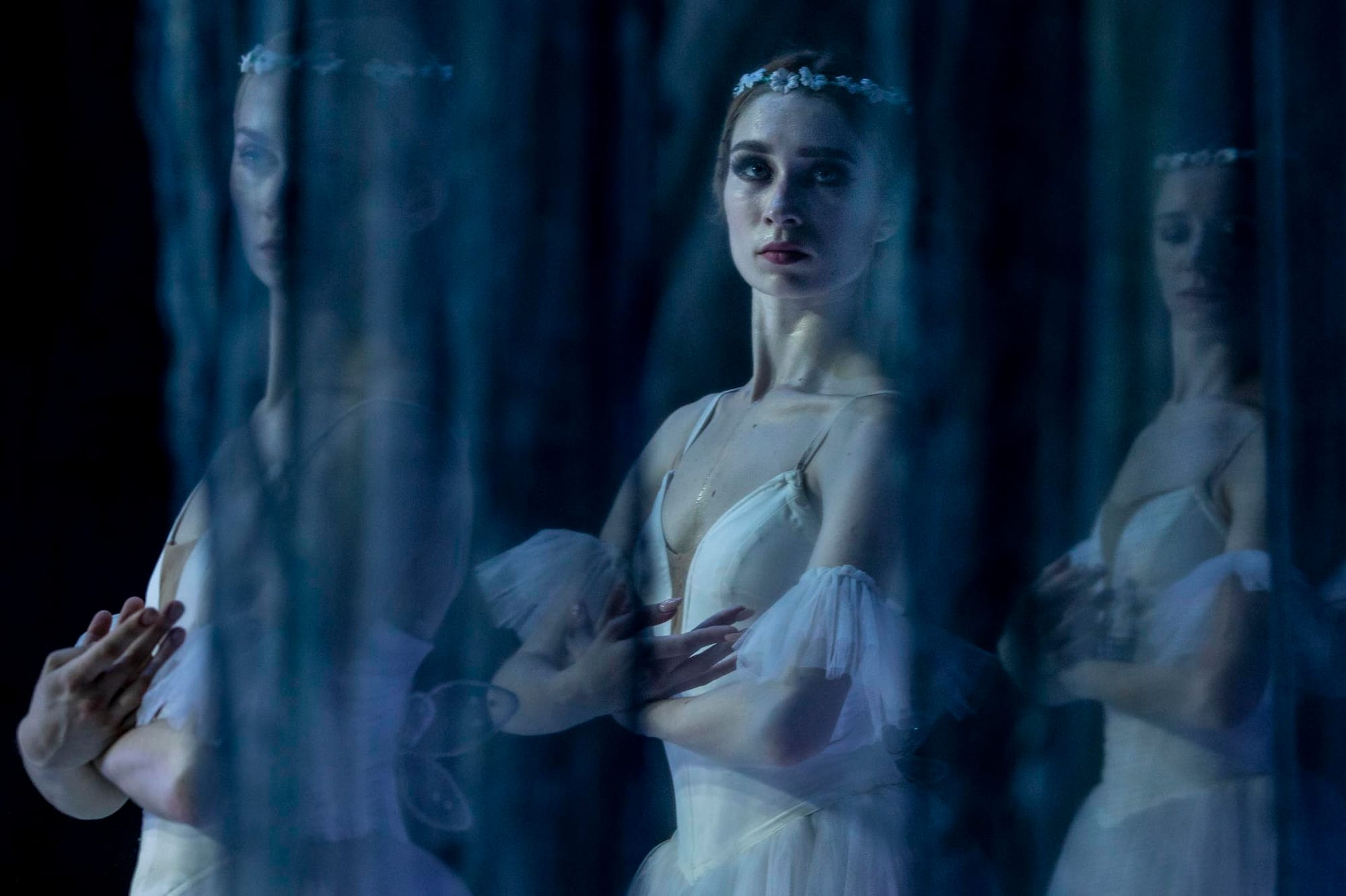 2022年6月10日，烏克蘭利沃夫，利沃夫國家歌劇院内芭蕾舞演員在舞台上恢復演出。