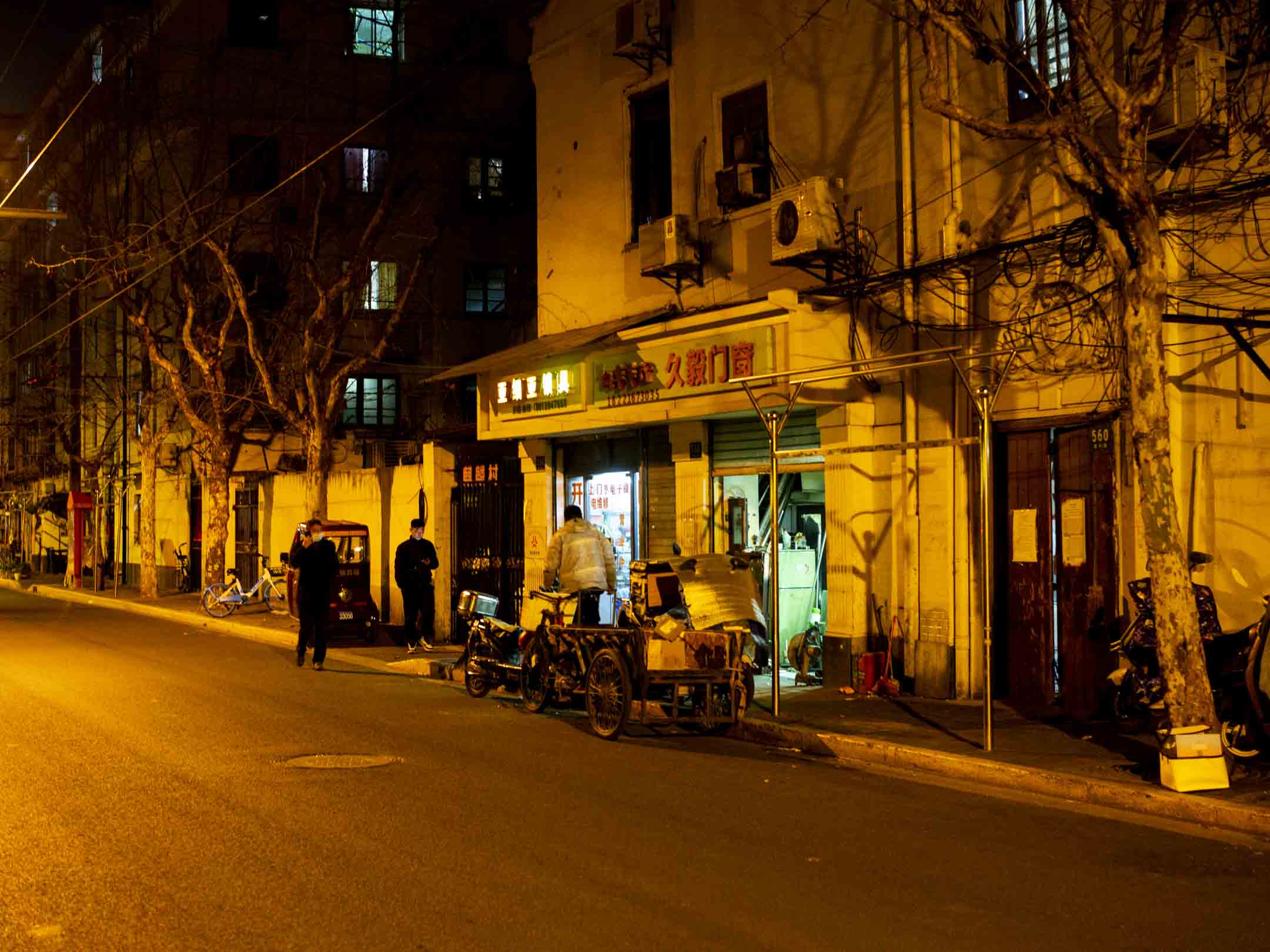 2023年3月12日,上海靜安區久毅門窗(太和坊店)。