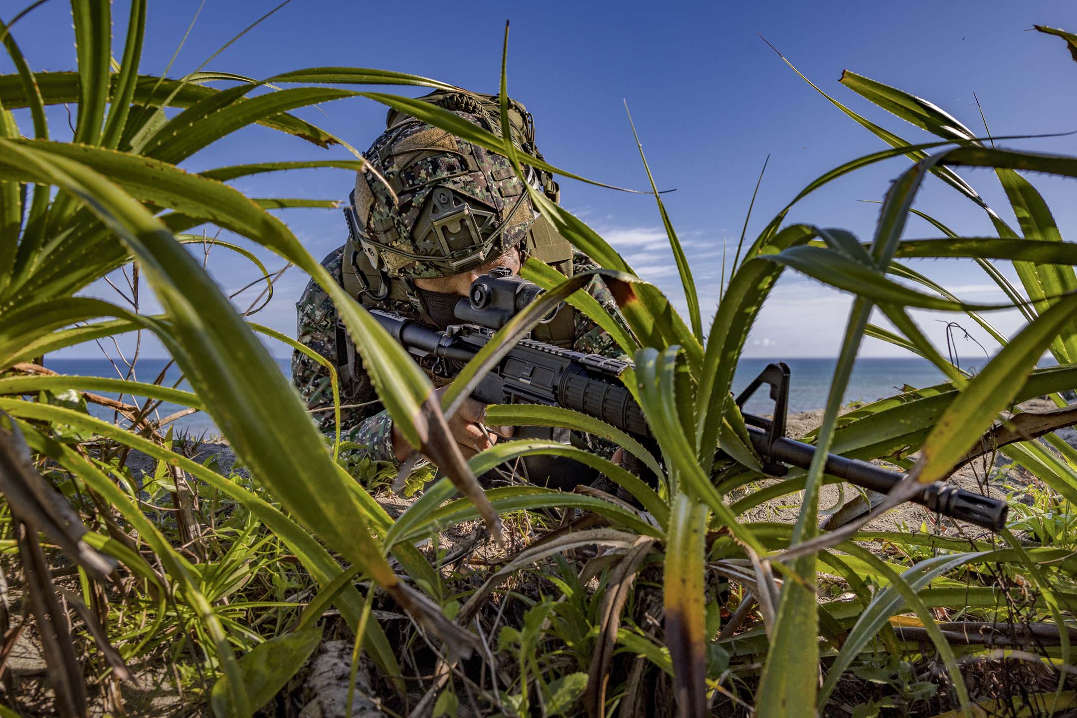 2022年3月31日，菲律賓卡加延省，菲律賓海軍陸戰隊參加聯合兩棲攻擊演習。攝：Ezra Acayan/Getty Images