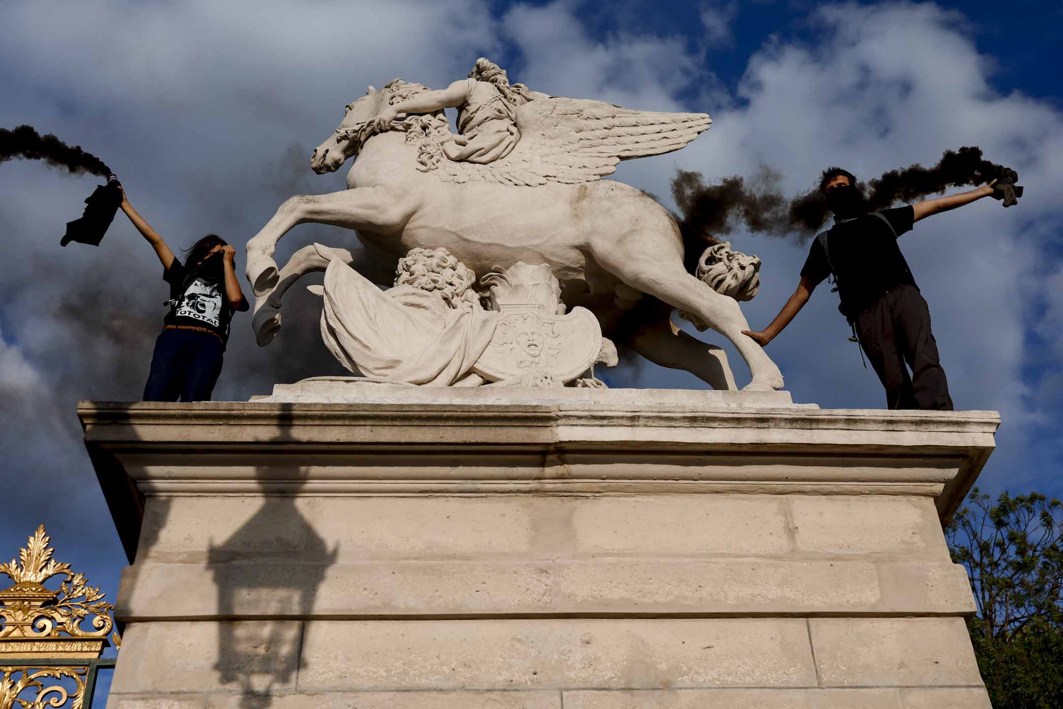 2023年6月30日，法國巴黎，一名17歲青少年被警察槍殺，引發全國騷亂並與警察發生衝突。攝：Ameer Alhalbi/Getty Images