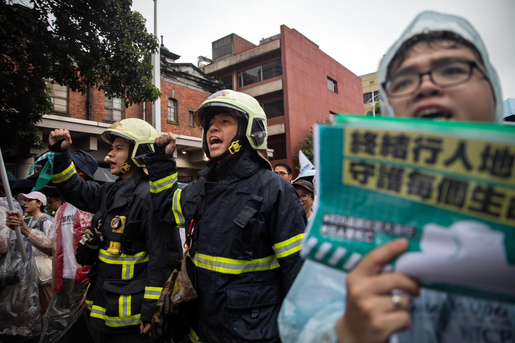 2023年8月20日，还路于民大游行。摄：陈焯𪸩/端传媒