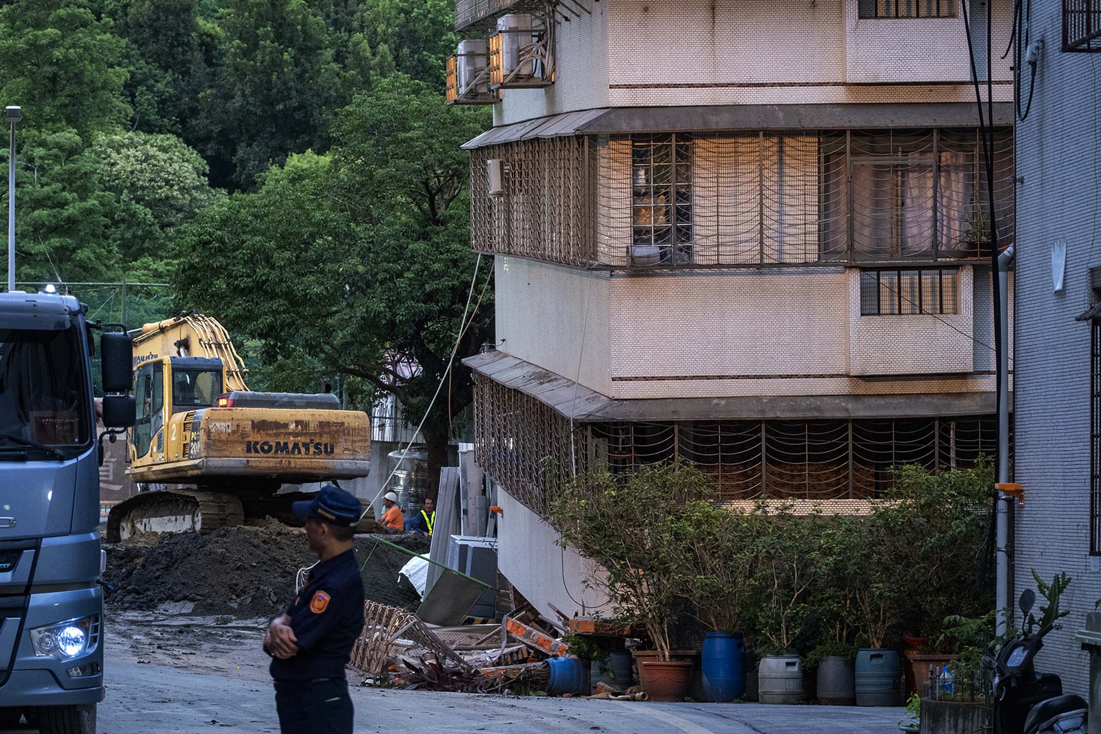 2023年9月8日，台北大直民宅塌陷。攝：陳焯煇/端傳媒