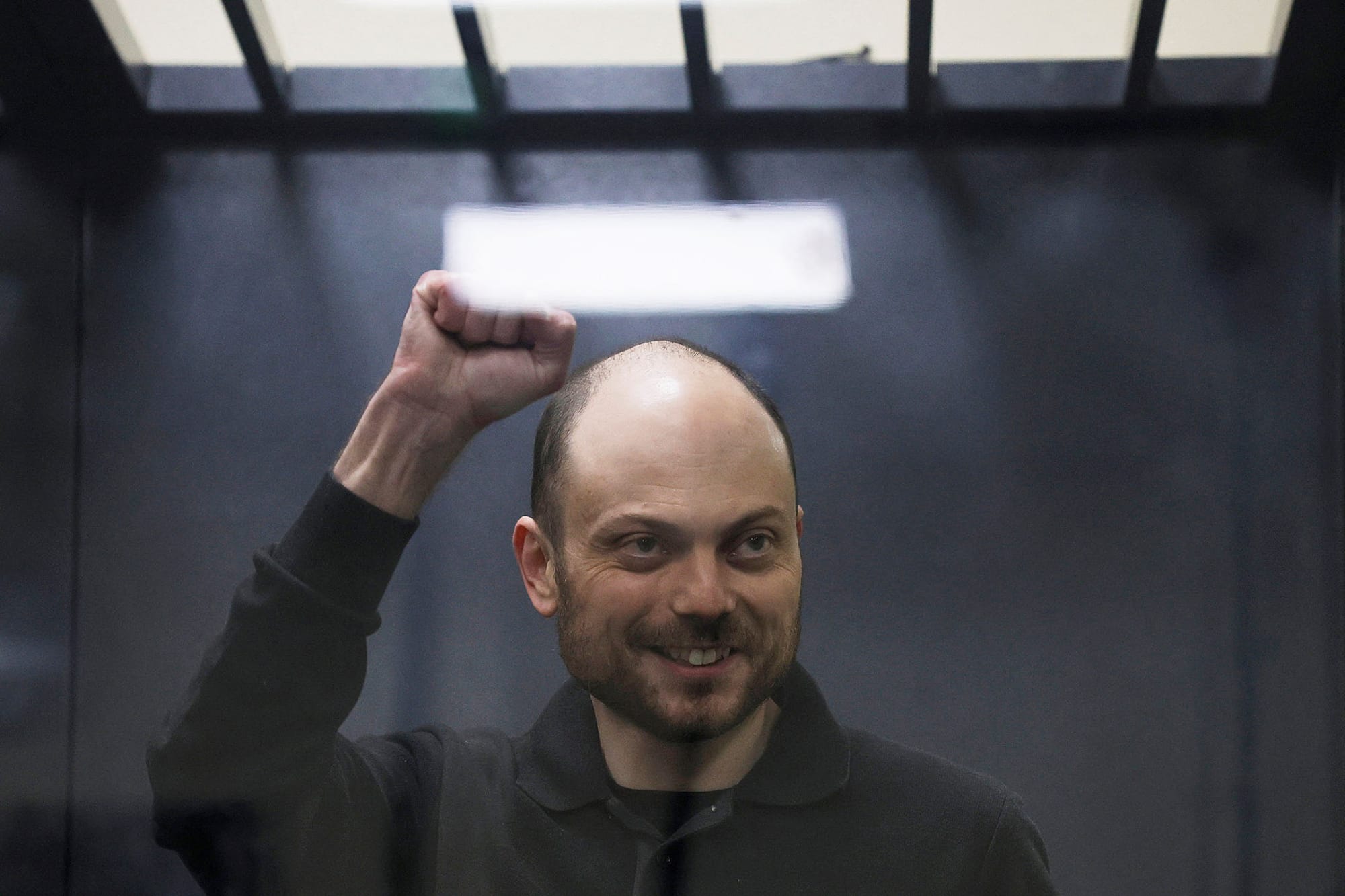 2023年7月31日，俄羅斯莫斯科，俄羅斯記者和反對派卡拉姆扎（Vladimir Kara-Murza）被判25年。攝：Maxim Shemetov/Reuters/達志影像