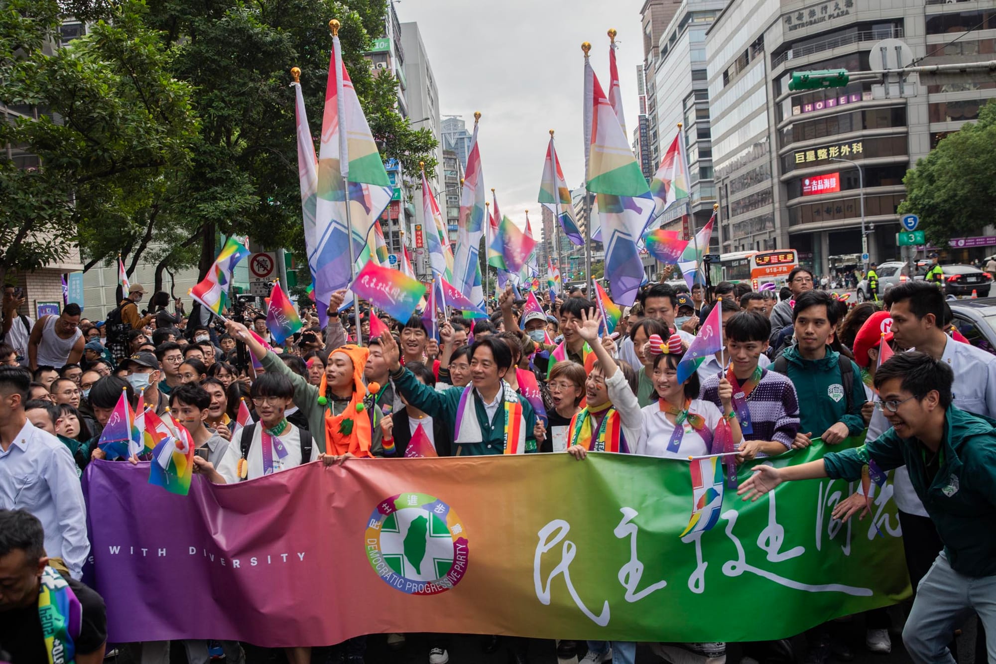 2023年10月28日，臺灣同志遊行。攝：陳焯煇/端傳媒