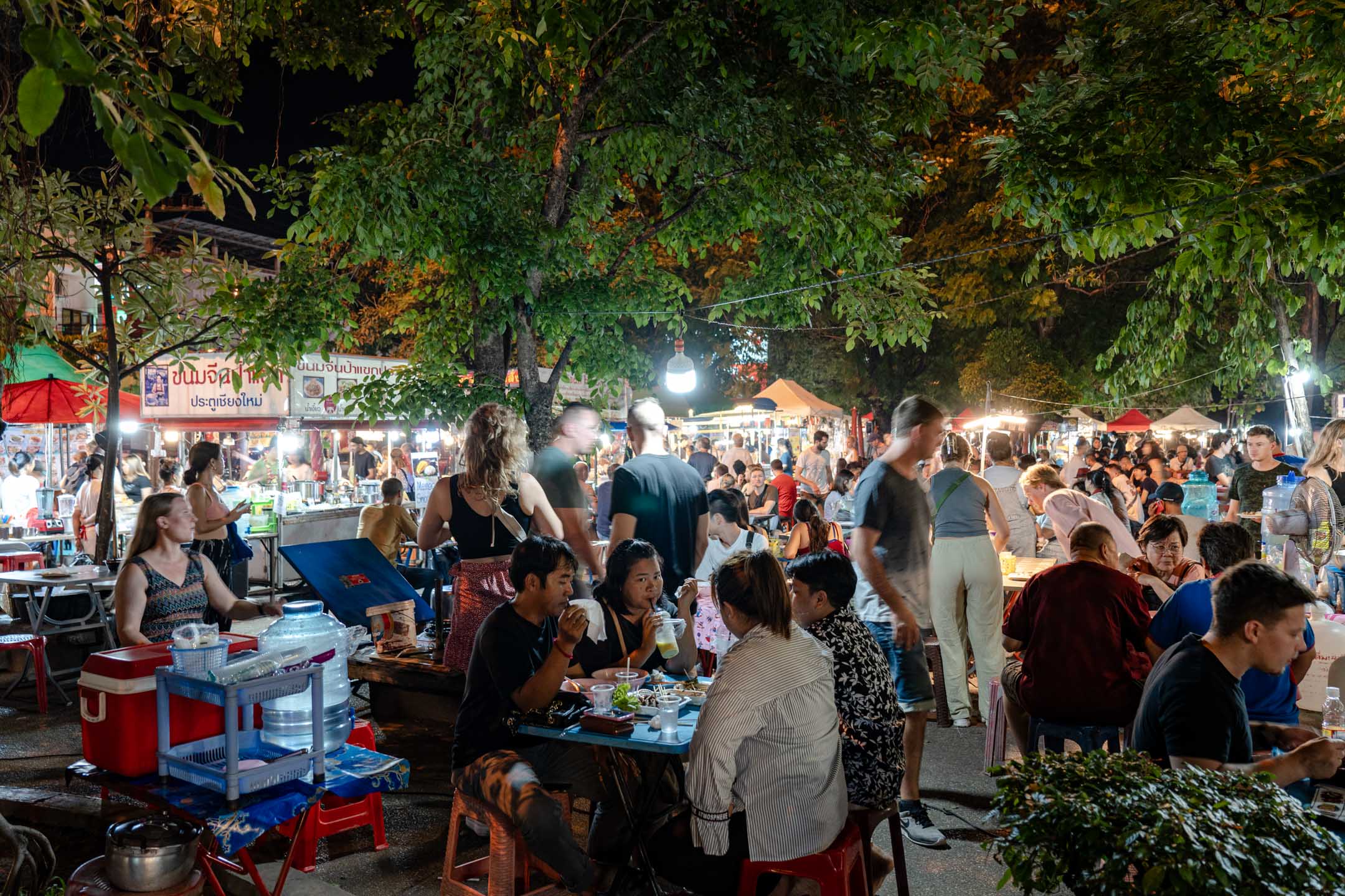 泰國清邁的夜市。攝:Ryan Lai/端傳媒