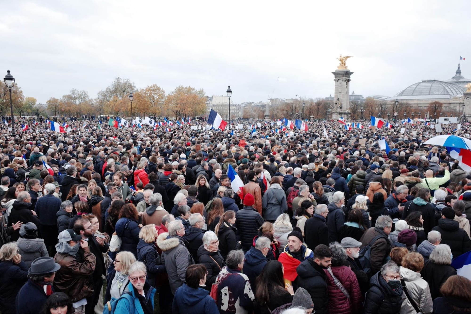 2023年11月12日，法國巴黎，媒體報道稱參與遊行的人數逾10萬人。圖：作者提供
