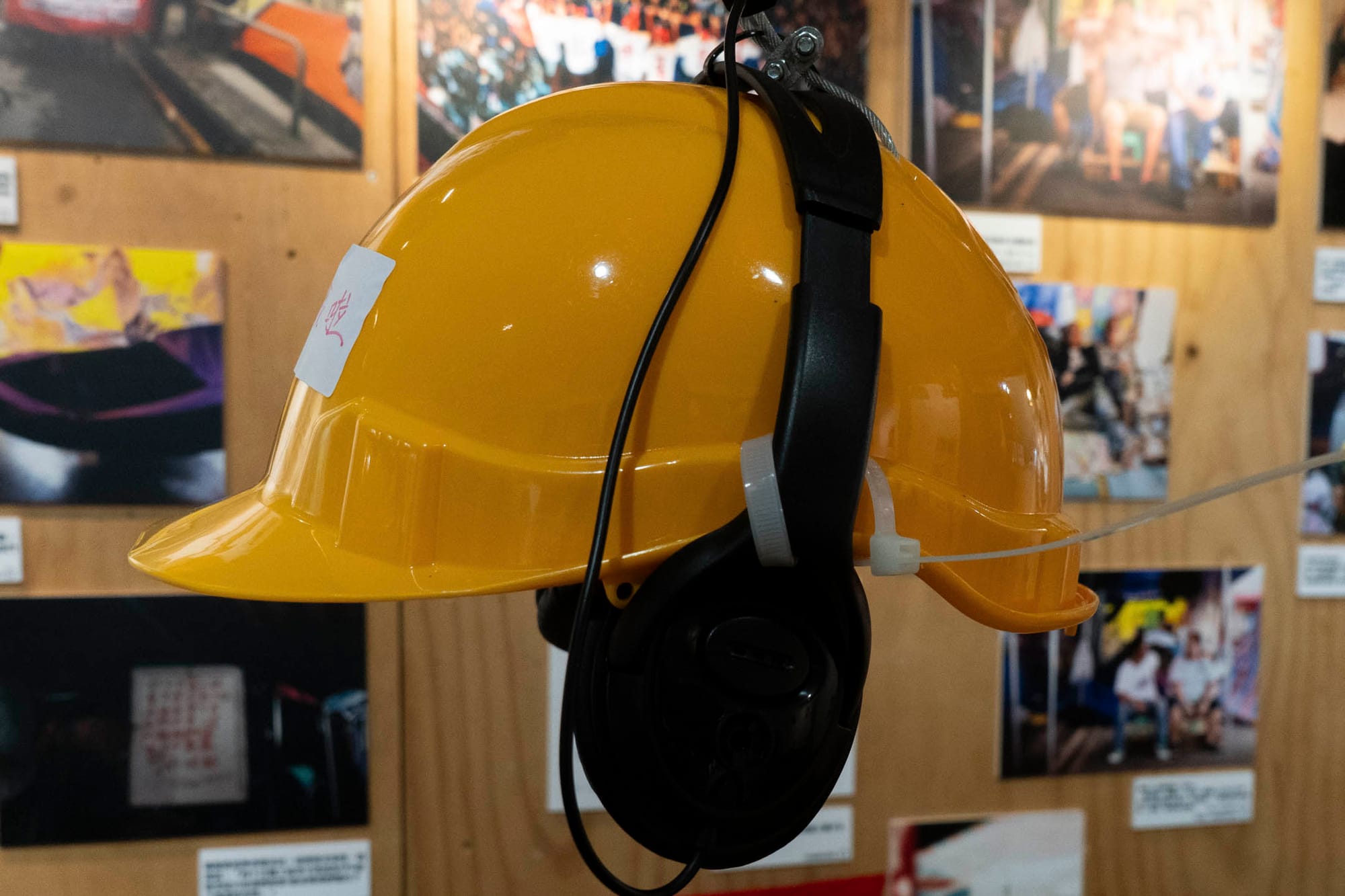 深水埗,展览活动中的头盔。