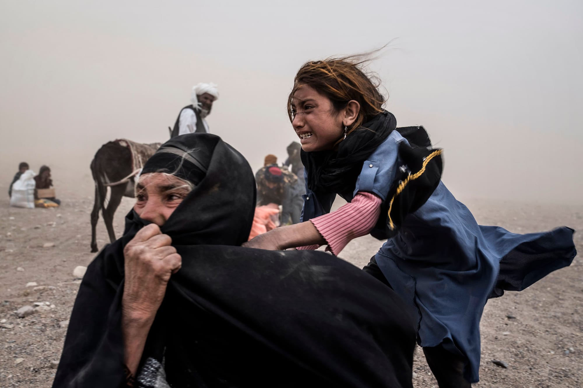 2023年10月12日，阿富汗西部赫拉特省津达扬（Zenda Jan）发生地震，造成 2,000 多人死亡，整个村庄被夷为平地。摄：Ebrahim Noroozi/AP/达志影像