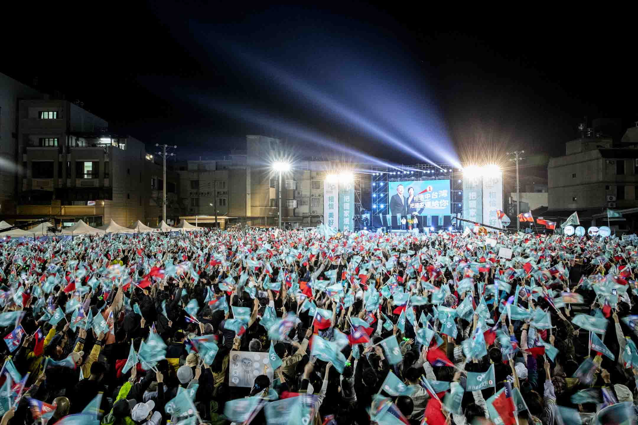 2024年1月6日，民眾黨總統候選人柯文哲台中造勢大會。攝：林振東/端傳媒