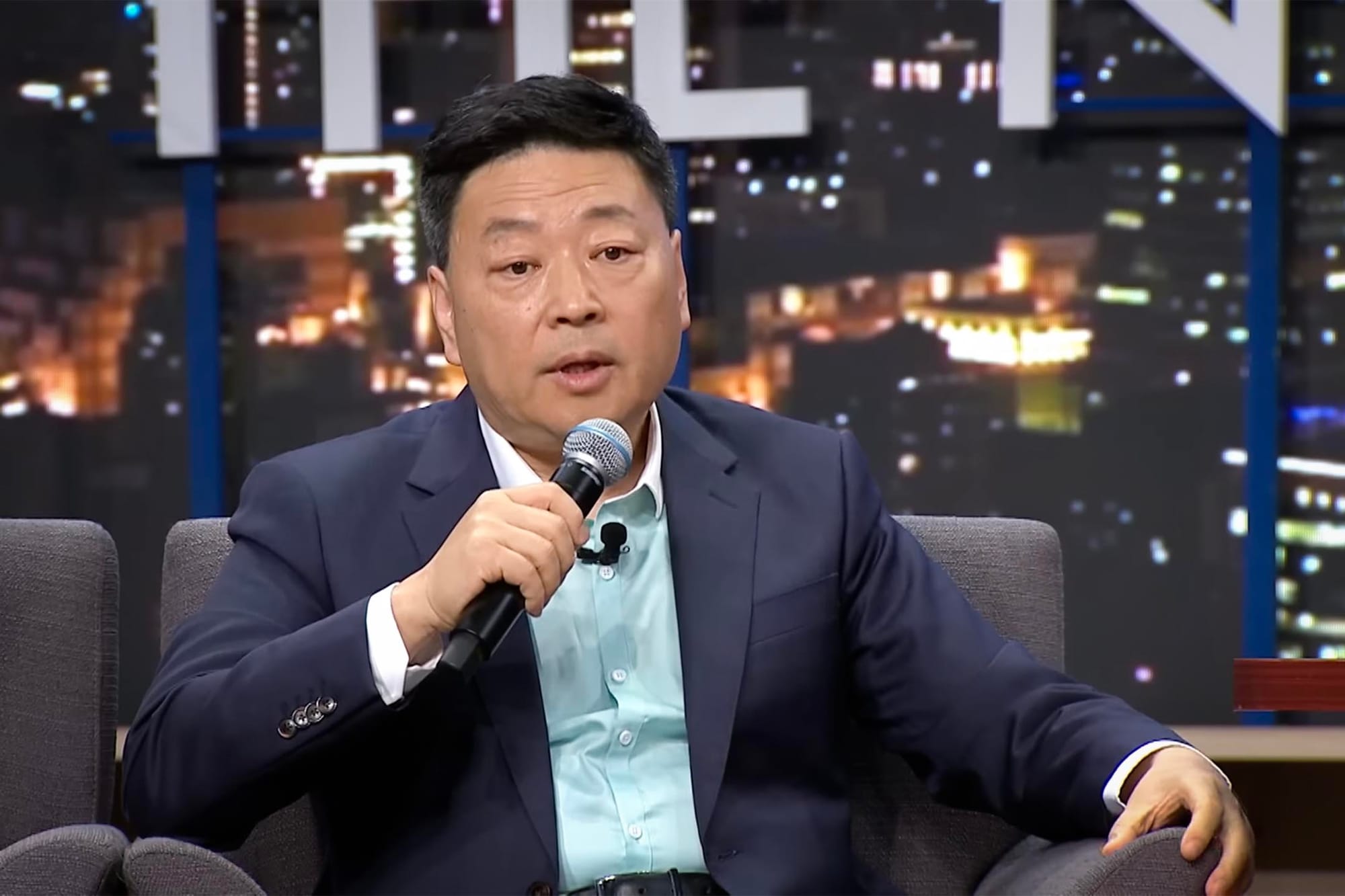 王志安在賀瓏夜夜秀。圖：影片截圖