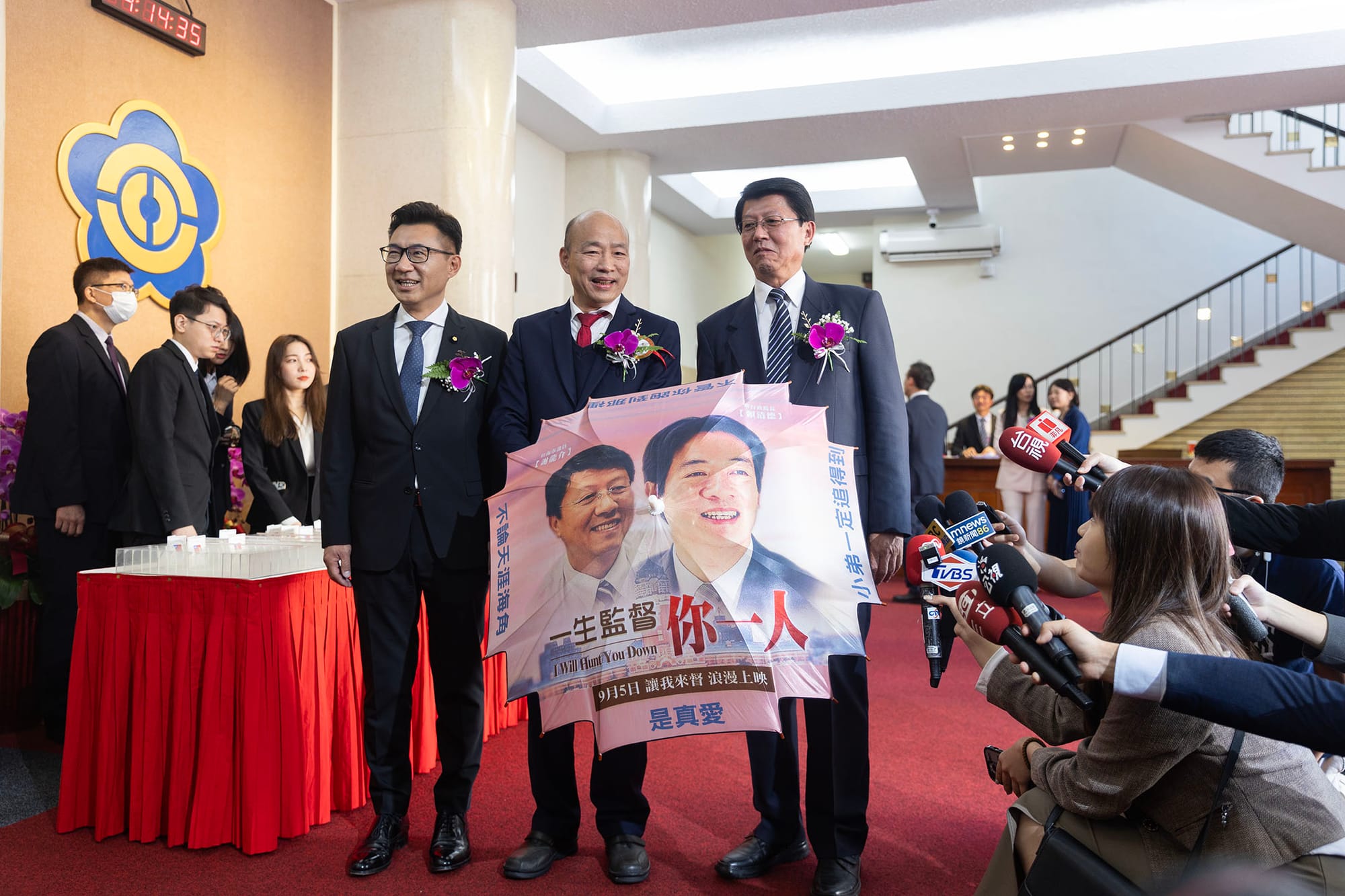 2024年2月1日,立法院,第11届立委报到并宣誓就职。摄:陈焯煇/端传媒