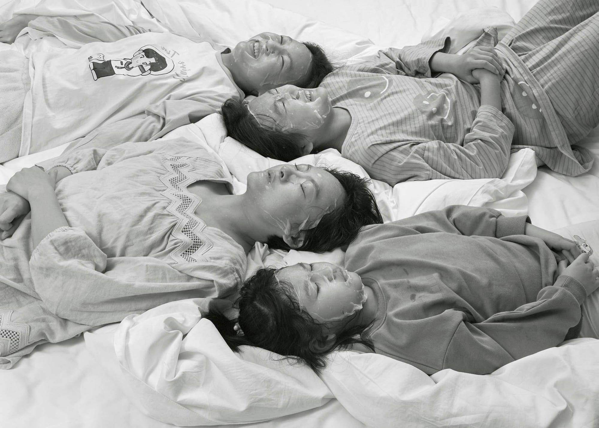 2021年1月26日，遼寧，人們經常誤以為Jiuer是三個女兒的姐姐。她說：「把時間光在美好的事物上，然後遇見更好的自己。」攝：Wang Naigong