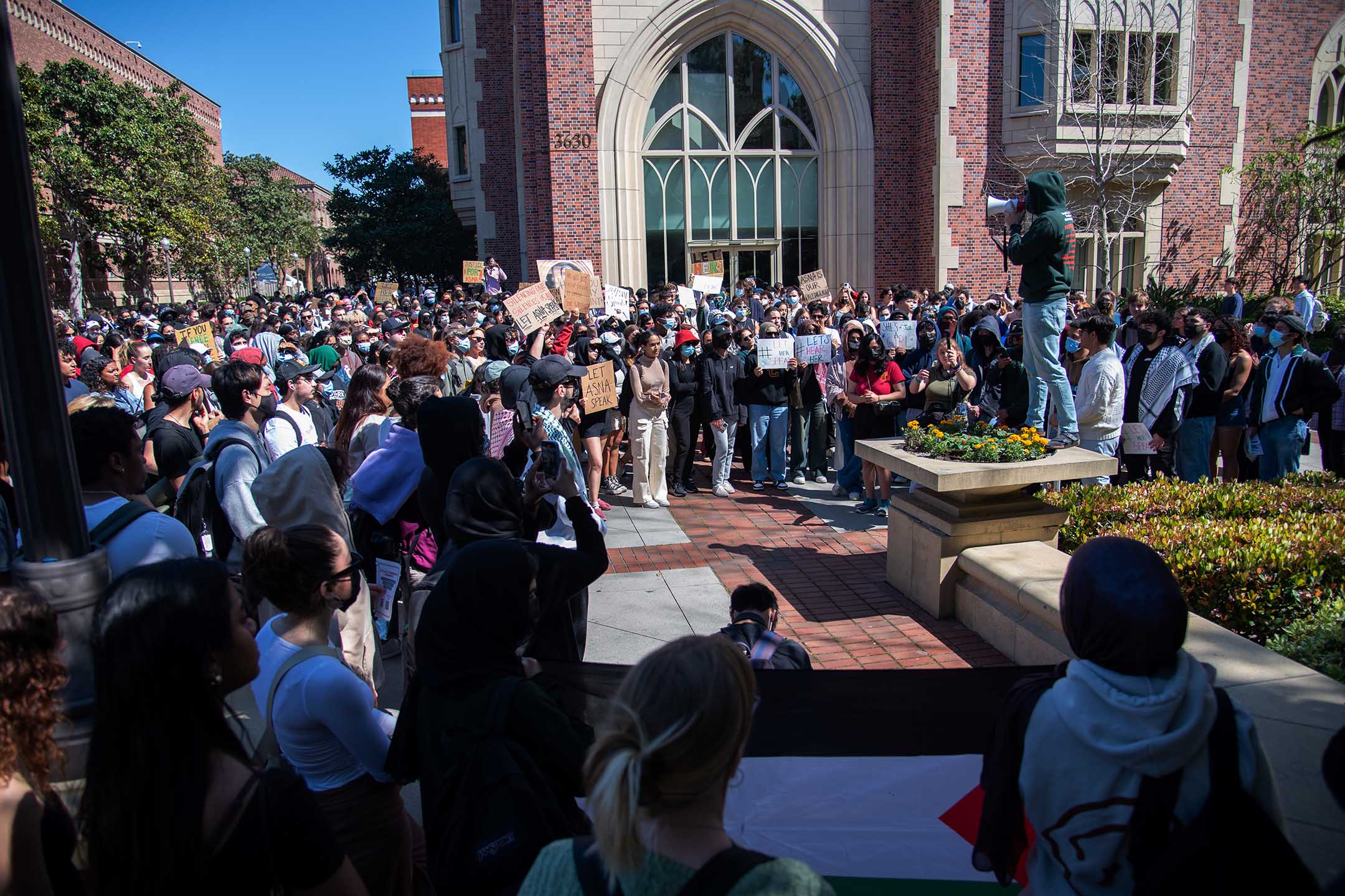 2024年4月18日，南加州大學穆斯林學生會聯合其他社團自發組織了一場無聲遊行，為塔巴蘇姆聲張正義。圖：作者提供