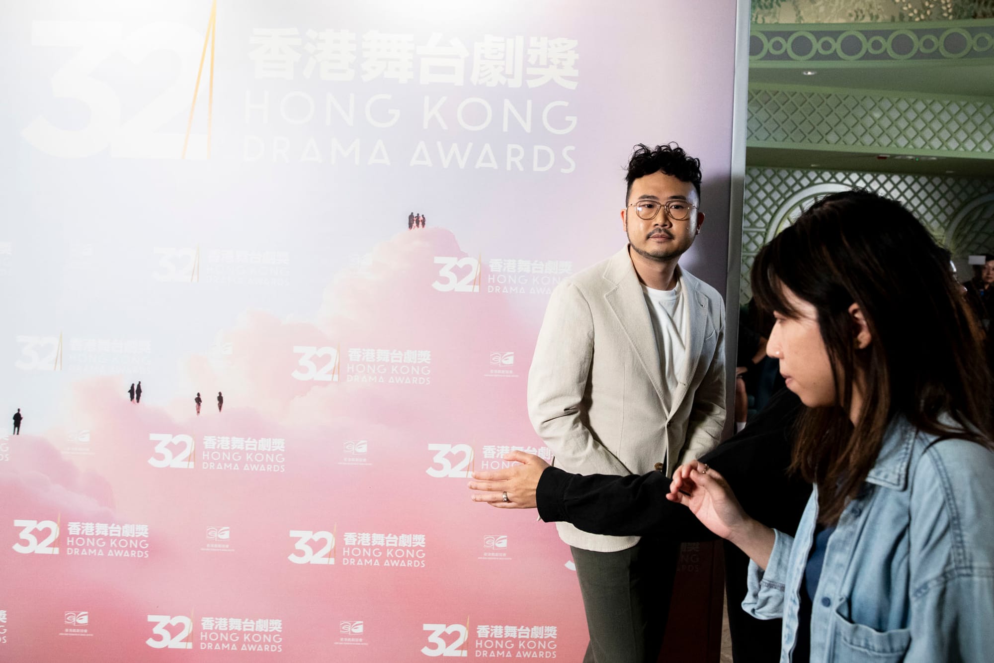 2024年4月29日,第32屆香港舞台劇頒獎禮,憑《各位起筷》提名最佳男配角(喜劇/鬧劇)獎項的麥沛東。攝:林振東/端傳媒