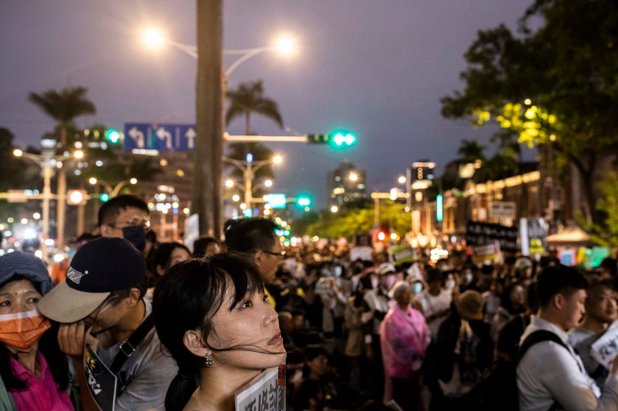 2024年5月28日，台北，立法院进行国会改革法案审议，立法院外有民众集会。摄：林振东/端传媒