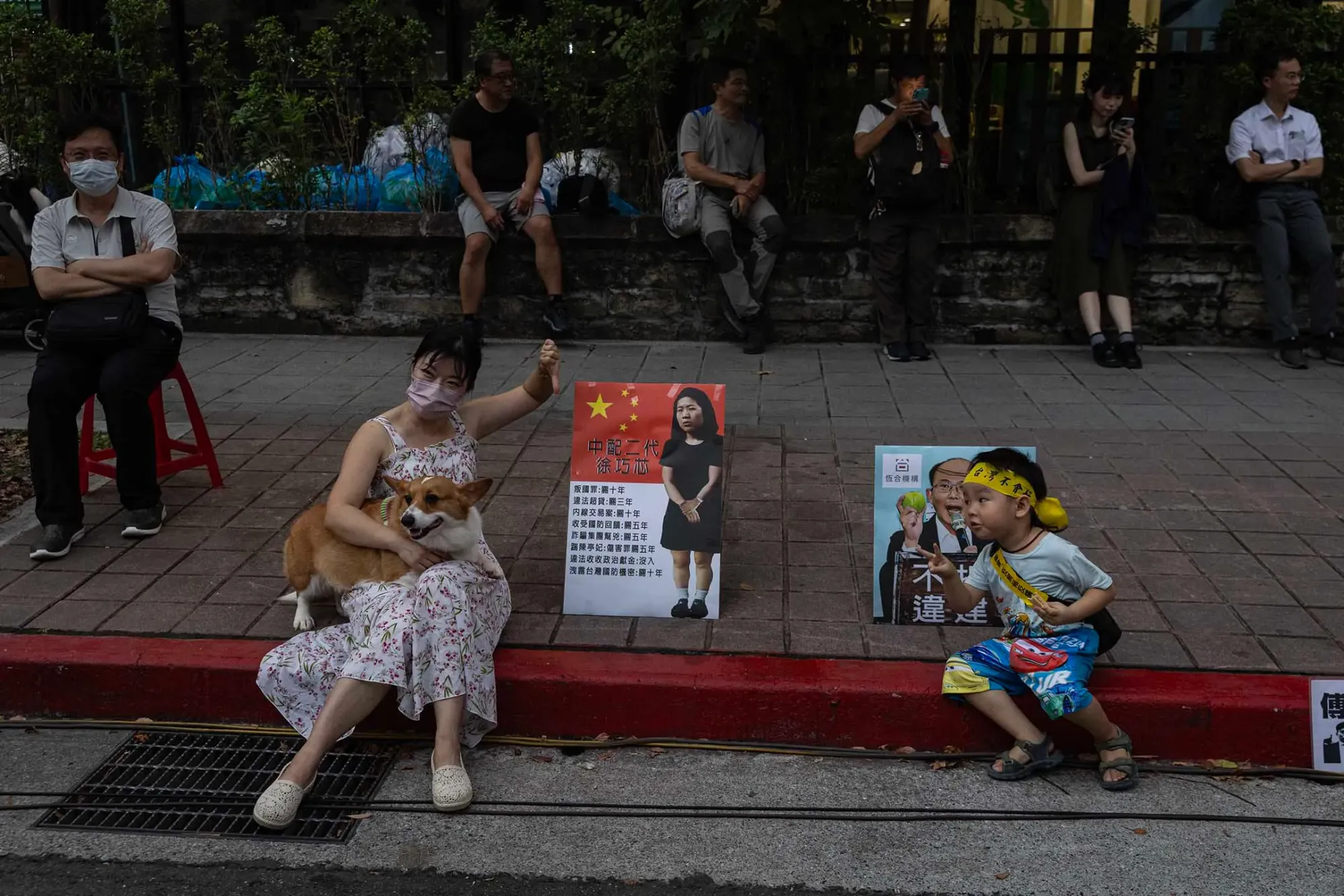 2024年6月20日，台北，公民團體發起「青鳥行動」，號召支持者到立法院外聲援。攝：陳焯煇/端傳媒