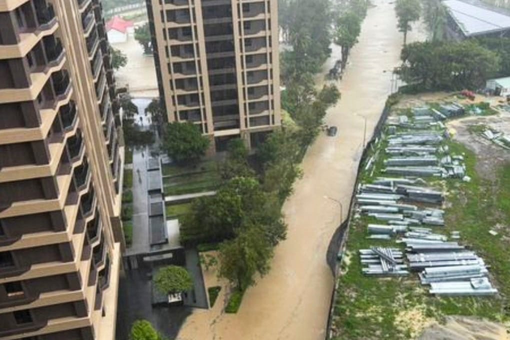 高雄翠华路一带大水浸。图：网上图片