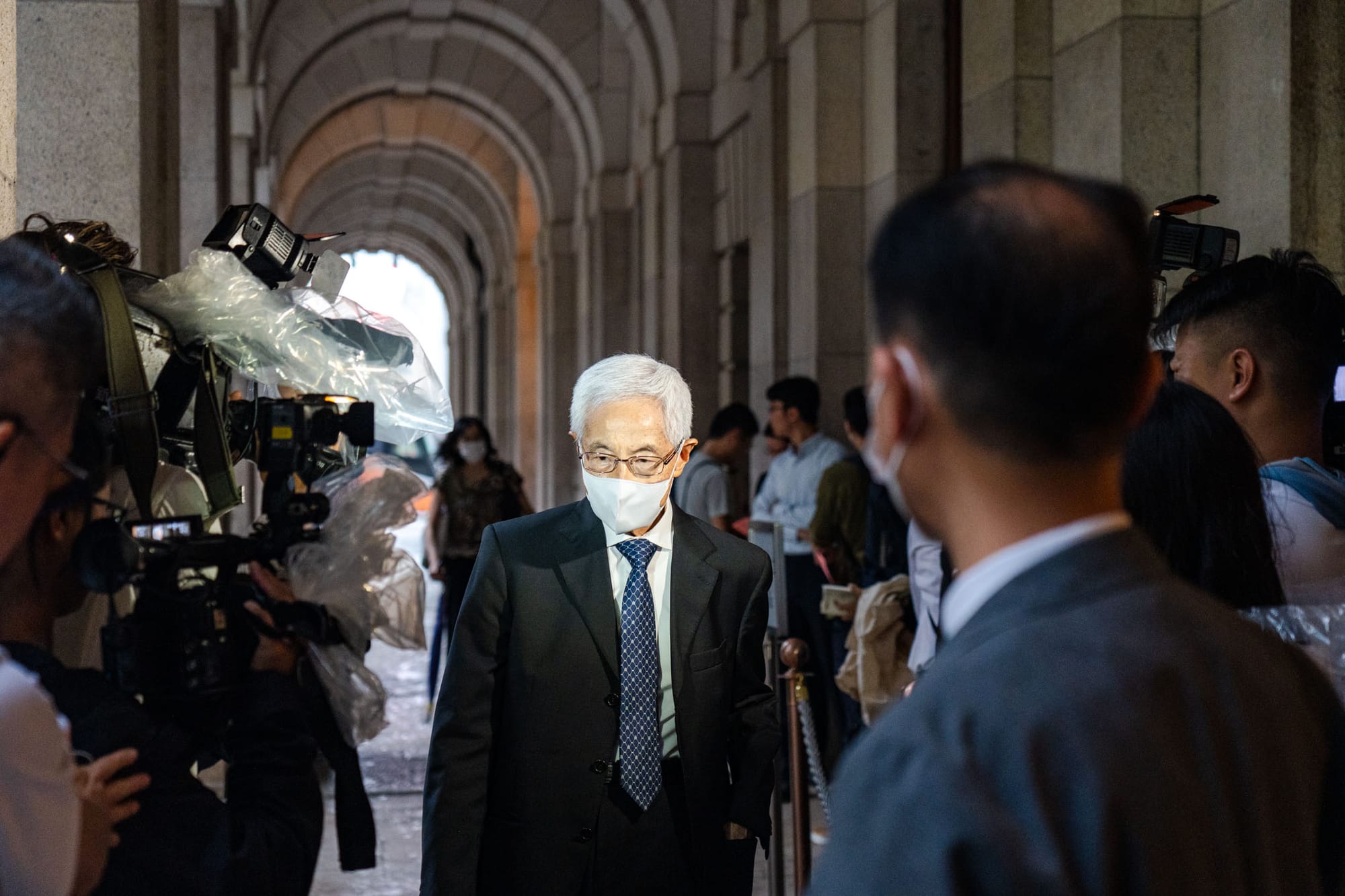 2024年8月12日，「流水式集會案」被告之一李柱銘抵達終審法院聆訊。攝：Ryan Lai/端傳媒