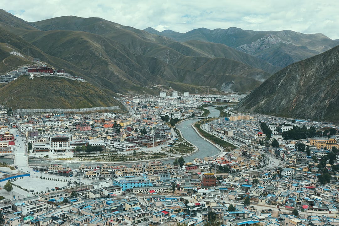 玉树市。摄 : 王嘉豪/端传媒