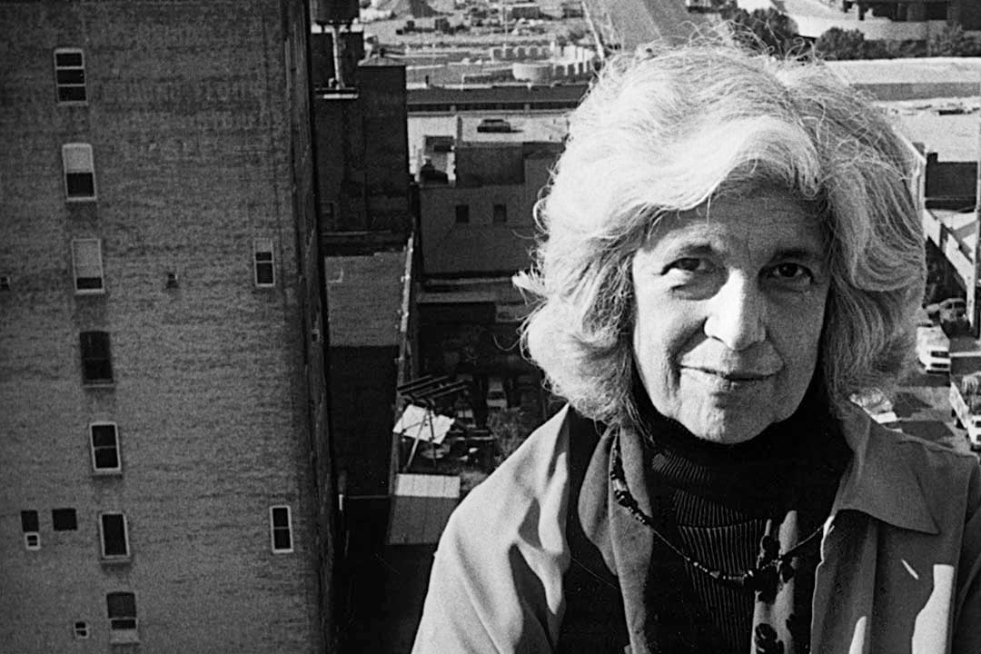 對於記錄暴行的照片，美國作家桑塔格认为，不論那些照片激起了多少憎惡與憐憫，你都不該忘了追問：「還有哪些照片，誰的暴行，哪些死者，不曾被傳媒披露？」 攝：Francesco Gattoni/Leemage via AFP