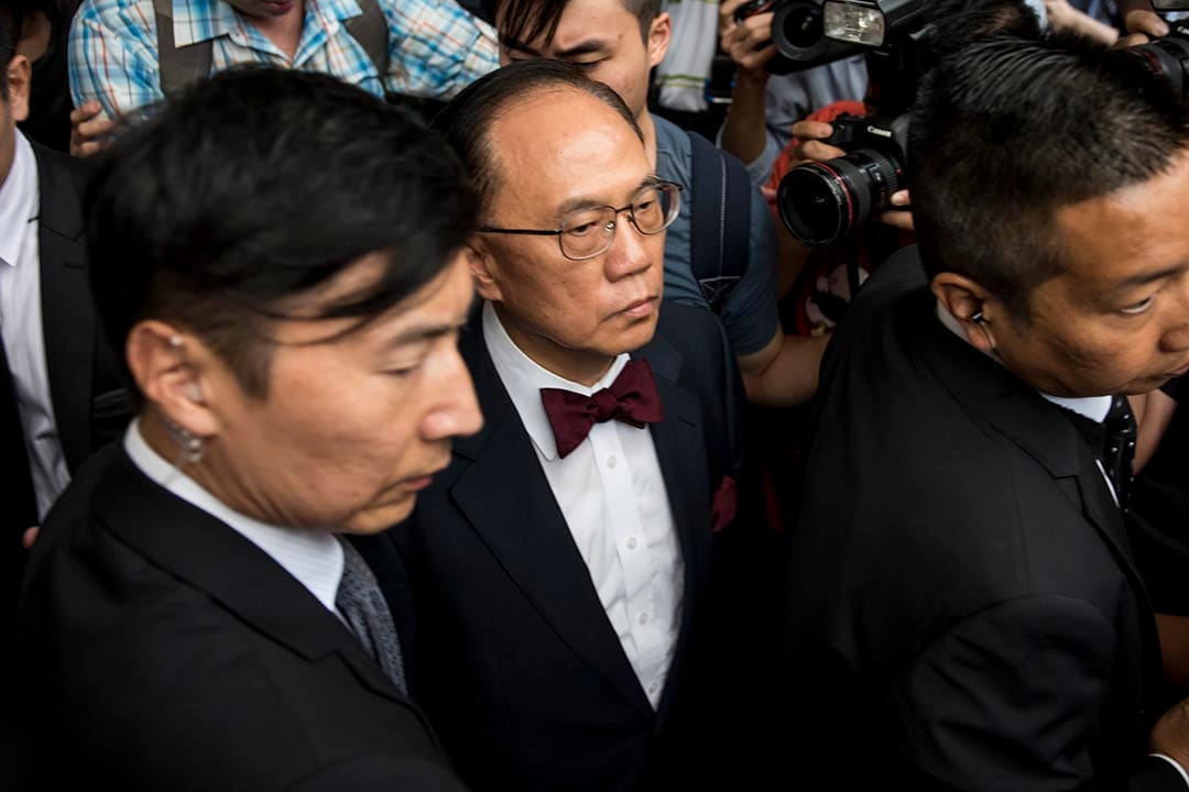 曾荫权 获准以十万港元现金保释​​候讯。摄：Xaume Olleros/ 端傳媒