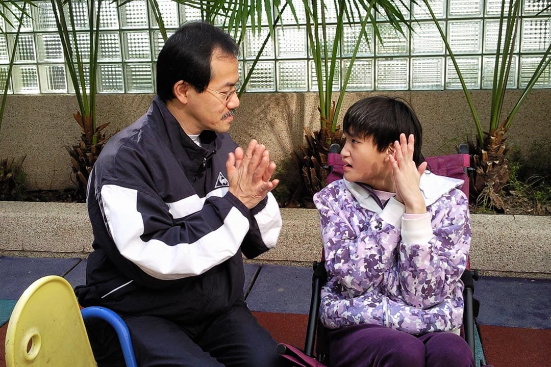 张超雄与女儿盈盈。张超雄提供图片