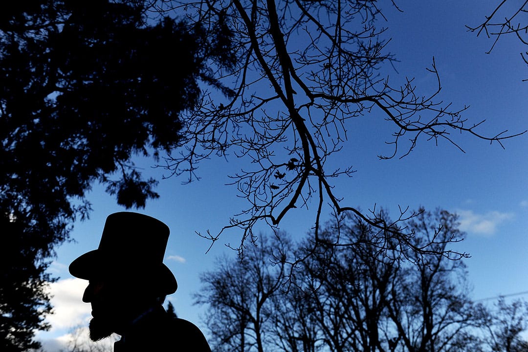 美国总统林肯的剪影。摄：Patrick Smith/Getty Images