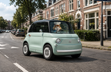 Albert Heijn zet Fiat Topolino in het schap