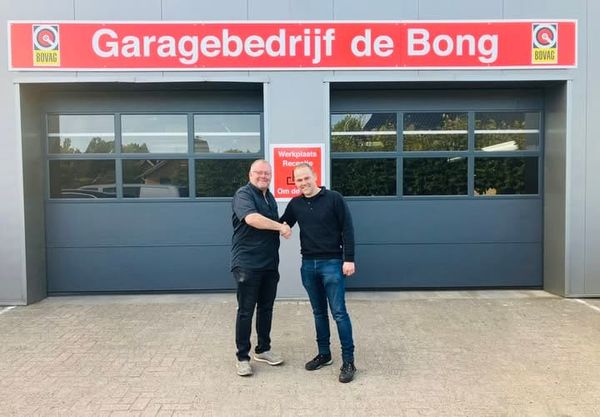 Nieuwe stuurlui | Monteur neemt Garage de Bong over