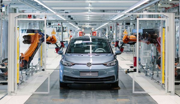 Volkswagen: fabriek blijft voorlopig draaien, ondanks chiptekort