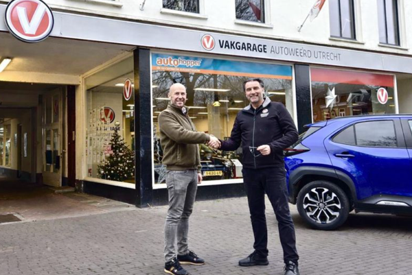 BKAN Universeel | Adriaan Timmer koopt Vakgarage Autoweerd, oud-eigenaar vertrekt naar Aruba