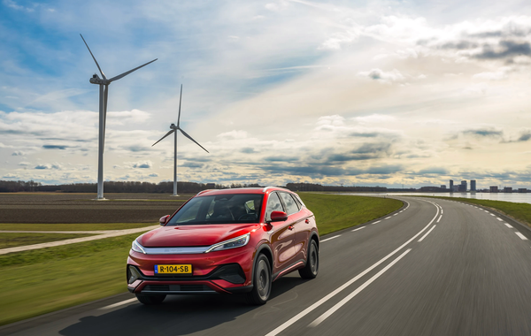 Denktank: Brussel moet slimme Chinese auto's strenger reguleren