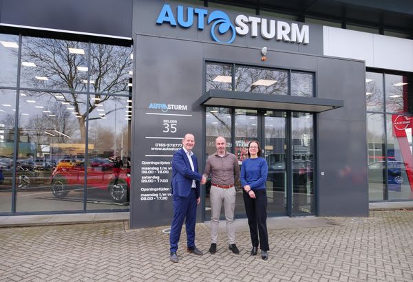 Zeeuw & Zeeuw neemt Roosendaalse vestiging van Auto Sturm over, start met occasioncenter en Omoda Jaecoo