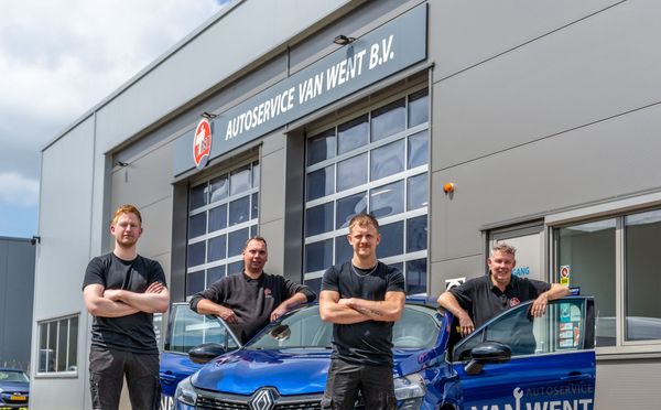 AutoFirst begint werving nieuwe autobedrijven na vertrek 'Vrooam-leden'