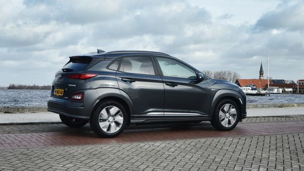 Autotelex: veel handel in hybrides, weinig vraag naar EV's: consument kiest voor zekerheid