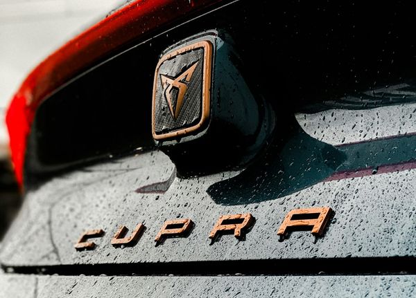 VW roept bijna 100.000 elektrische auto's terug om accuprobleem