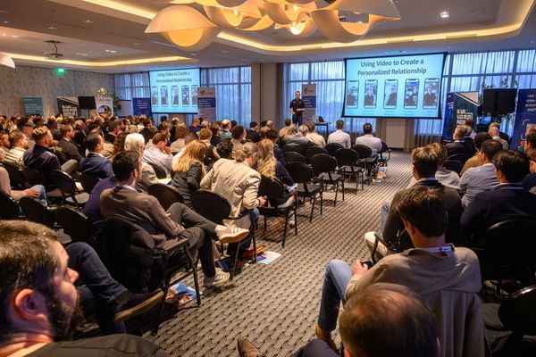 BKAN Eventbezoek | Maak van jezelf een social media-persoonlijkheid en halveer je advertentiekosten (of niet, maar verhoog dan op zijn minst de ROI)