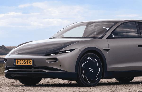 TNO: auto's met zonnepanelen verminderen druk op stroomnet