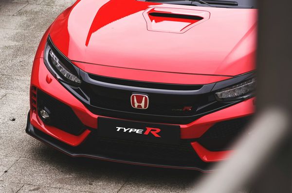 Honda zegt contracten op van oudgedienden, drie dealers eruit