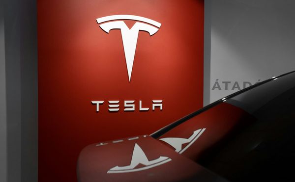 Zelfrijdende software Tesla toegelaten op openbare weg Nederland