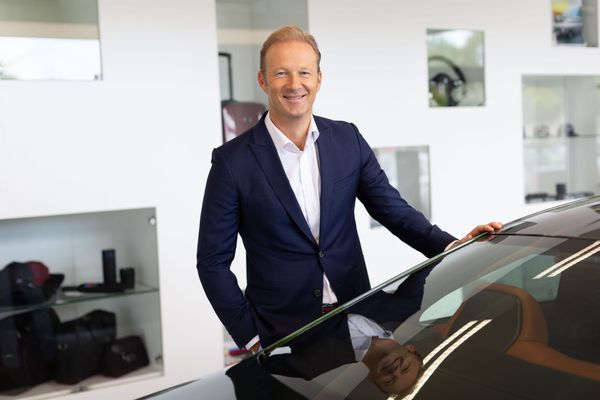 Anne Brons vertrekt als CEO van BMW Nederland en gaat naar Financial Services; Jorge Bautista volgt hem op