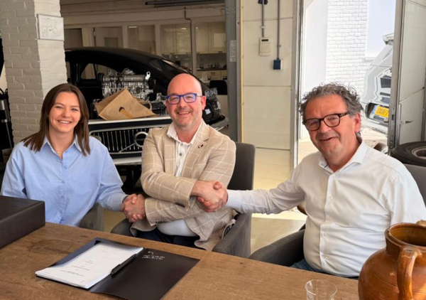 Oostendorp koopt Hertog Lease