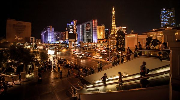 Hoe een DMS extra verdient aan jouw data en waarom de EU Data Act een einde maakt aan deze Las Vegas-taferelen