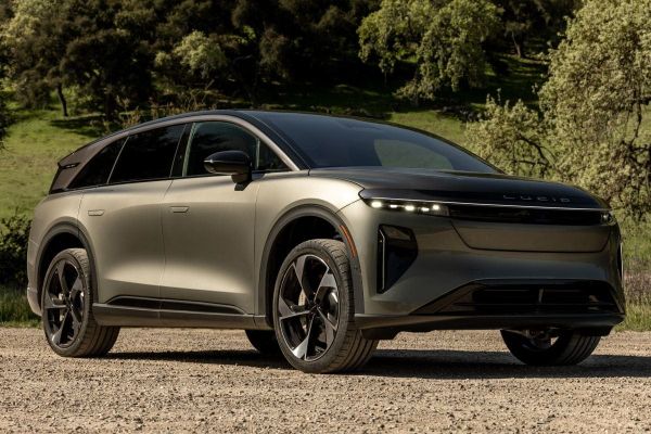 Lucid Motors reorganiseert, dreigend faillissement laat aandelen kelderen
