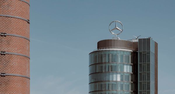 Mercedes-werknemers protesteren, vakbonden waarschuwen voor 'hete zomer'