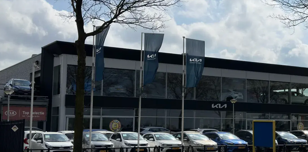 Kooijman in Tiel weer open na brand door onkruidbrander