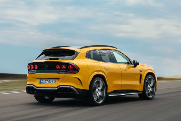 De Vijf van Perry: een AMG SUV, een nieuwe Porsche en een buitenaardse Tesla