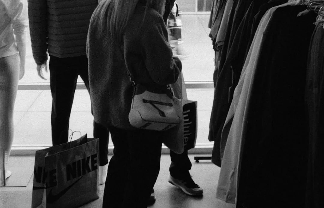 Shoppers seamlessly interact with a brand across multiple digital and physical touchpoints, illustrating the strategic evolution of omnichannel retail loyalty programs.
